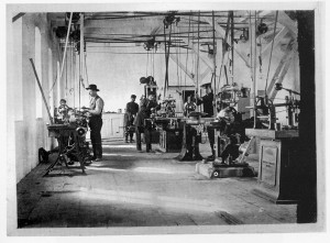 RADIONICA VOJNOTEHNICKOG ZAVODA OKO 1910  